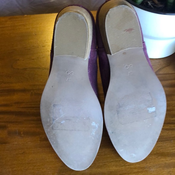 Maroon suede UO booties - Picture 5 of 5